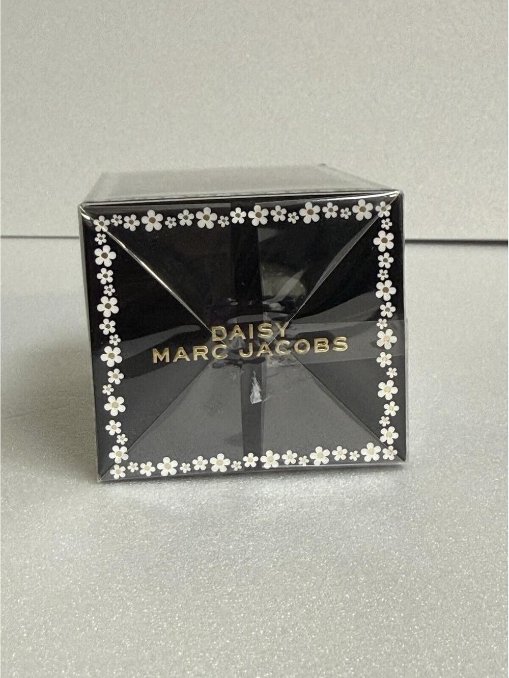 Marc Jacobs Daisy Eau de Toilette Spray 1.6 fl oz / 50 mL Regular Size - Picture 3 of 5
